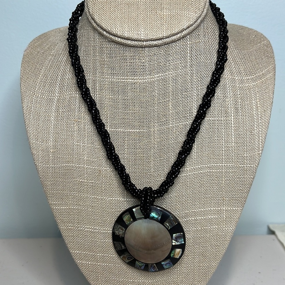 ✨HOST PICK✨ Women’s beaded Necklace - Picture 5 of 8